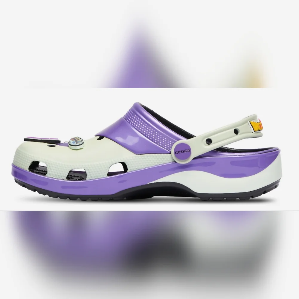 🔺️🆕️🔺️CROCS Mens Lavender and White Crocs.